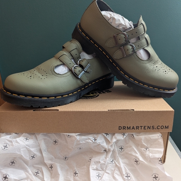 Dr. Martens 8065 Mary Jane Virginia Leather Shoes - Picture 3 of 6
